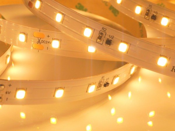 Premium BasicLine LED-Streifen, 2700K warmweiß, CRE>90, 1210lm/m, 9.6W/m, 70LEDs/m 24V